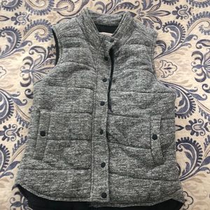 Puffy vest black lining with Heather gray outside